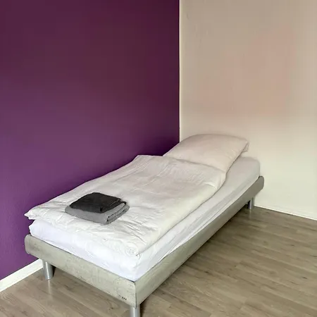 Apartment Red Dot Kamen